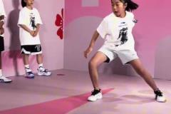 厲害了！賈磊女兒嫻熟運(yùn)球，連巴特勒看完都得鼓掌！