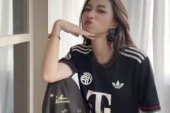 我看退錢姐也是風(fēng)韻猶存這還是退錢姐嗎？這么美~