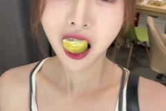 高顏值女主播煉煉曬鵝廠搬磚日常：?jiǎn)柡蚋魑焕蠋焸內(nèi)肭锟鞓?lè)！