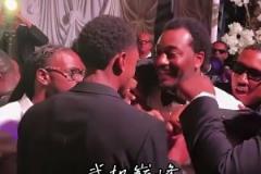 “狼王”加內(nèi)特最忠實(shí)粉絲現(xiàn)身浙BA衢州隊(duì)主場再現(xiàn)當(dāng)年名場面~